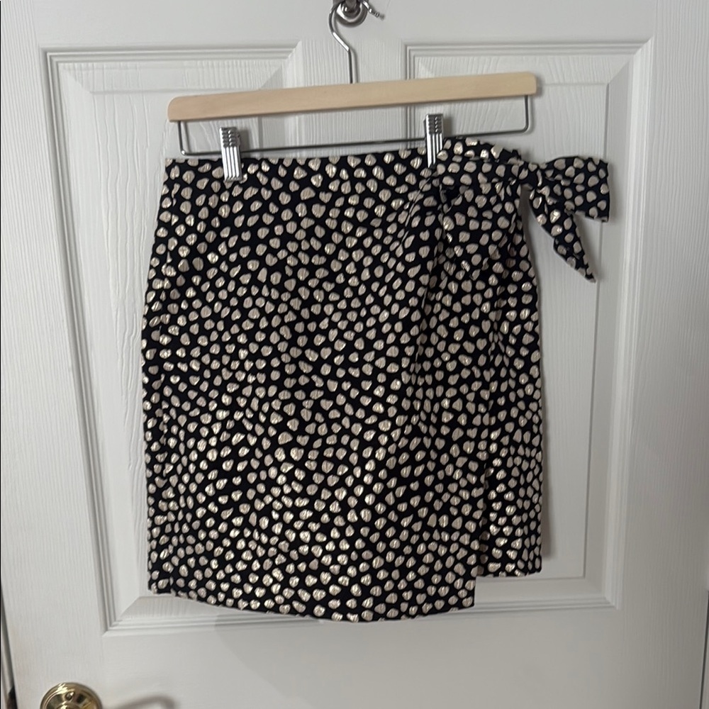Chic Black and Gold Polka Dot Skirt faux wrap with bow jcrew size 2